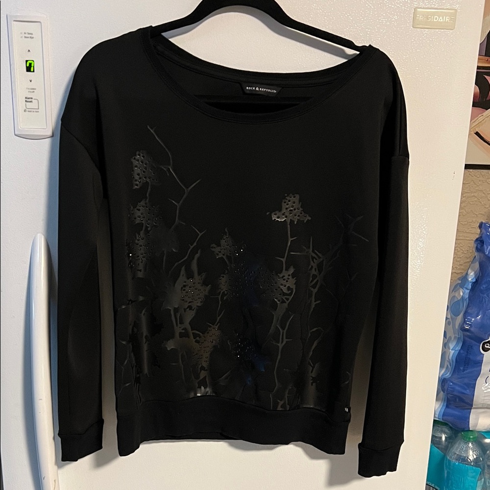 Rock & Republic Black Sweatshirt with Floral Pattern